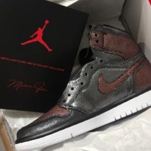 Nike Air Jordan 1 Retro High OG Shoes Fearless - Picture 5 of 5